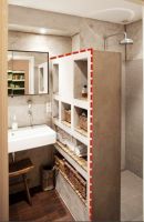 卫生间如何增加收纳 除了柜体之外还可利用这道墙