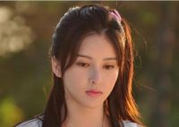 卓越地产集团李华身价700亿娇妻小21岁，曾涉刘强东案