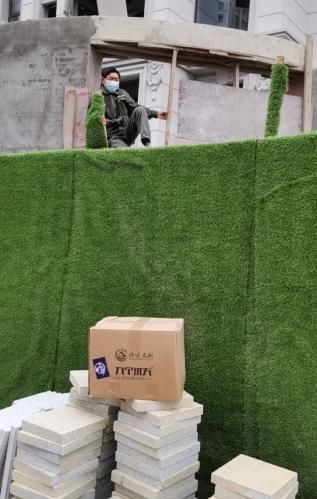 为工地工人配送物资