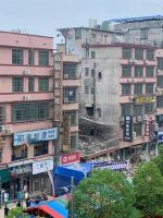 长沙一栋楼房发生倒塌 初步判断有人员被困！民房质量问题谁来把关？