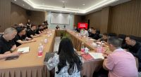 市委书记章旭升一行走访金凯德：深化“三服务” 推动经济稳进提质