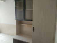 家里太小没有书房？在卧室衣柜里挤出一张书桌