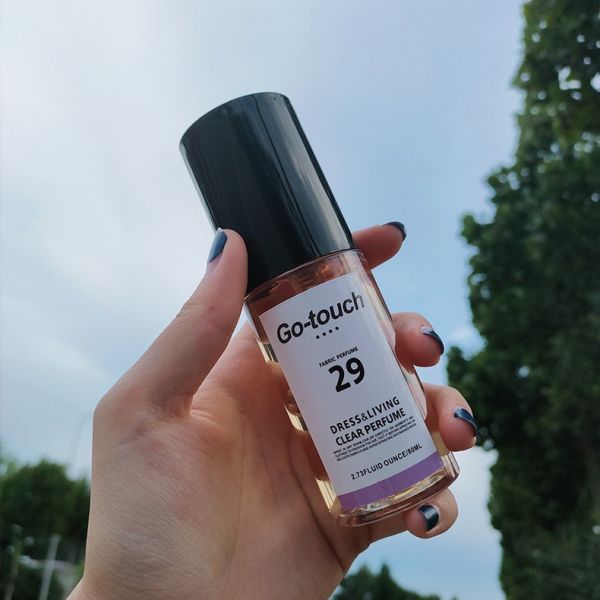 精致少女拒绝异味,快速消除衣物异味