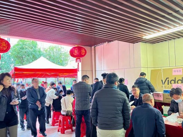 △业主有序办理交付手续（实拍图）