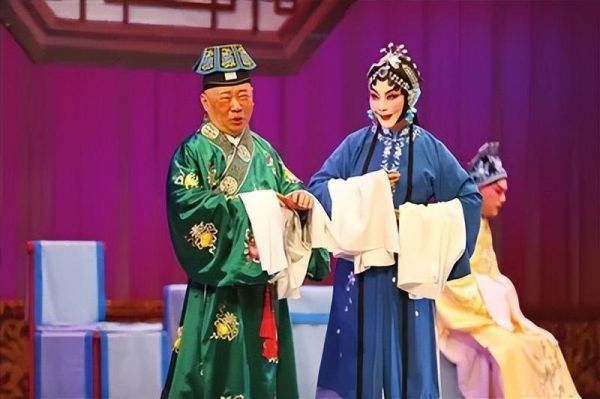 郭德纲终于澄清了！他没有在评剧里加入相声，这就是原版演法！