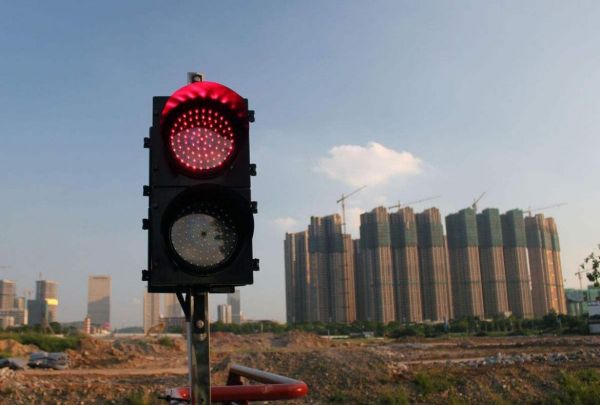 勇者无畏,纺织大佬进军房地产,富豪迪拜炒房,释放了什么信号?