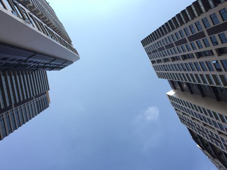 男子卖3套房换别墅 刚到手就后悔！买房之前要做哪些准备？