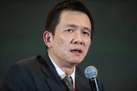 一边是呼吁开发商降价，一边是为房价托底，能托起购房者信心吗？