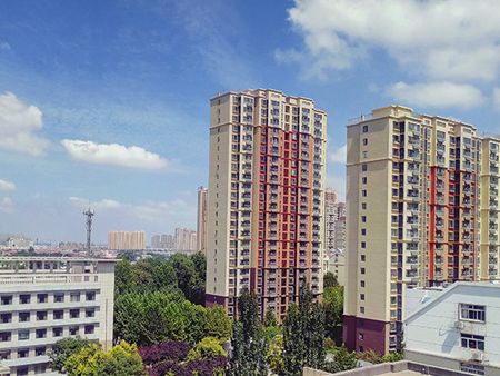 保利发展：逆势崛起，上半年超百亿拿地