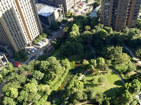 华侨城A股上涨0.23%,收盘价为4.38元