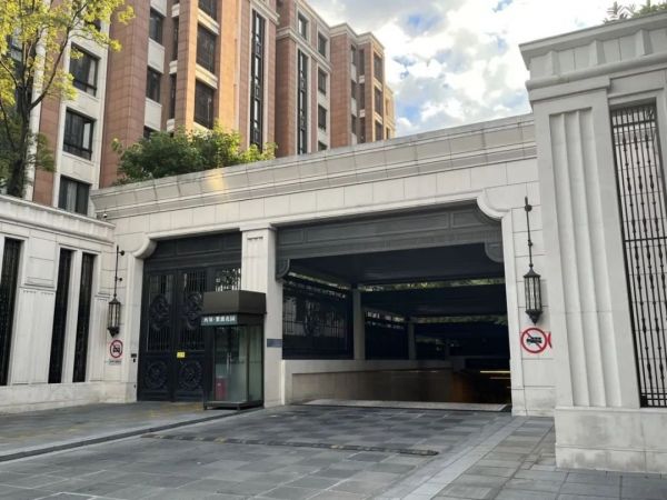 车位抉择:购房时是否应购买车位?