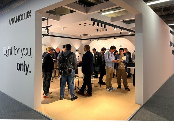 VIANOLUX唯亚司亮相德国法兰克福Lighting+Building展,欧洲客户反响热...