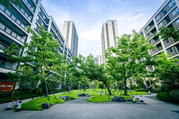 信阳正弘新城叁号院丨提前兑现,交付交证,奔赴大城诗意新生活