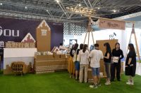 把“游牧生活”搬进展会？EULLY优立地毯带你体验自然之美