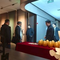 哈萨克斯坦建筑者联合会主席到访宇曼家居展厅参观交流