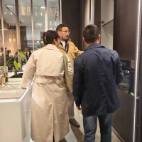 哈萨克斯坦建筑者联合会主席到访宇曼家居展厅参观交流