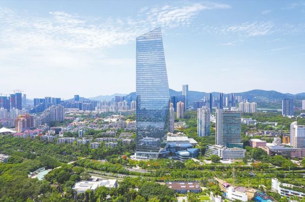 左手售资产、右手“退地”华侨城业绩持续承压