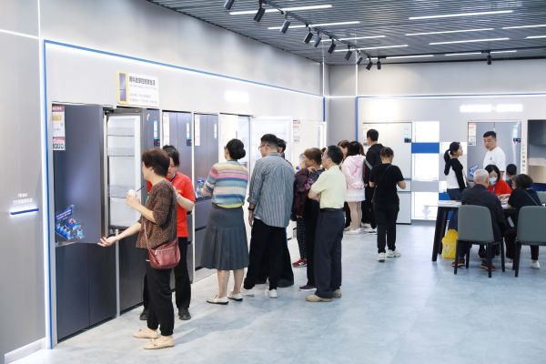 领跑首发经济！苏宁易购4月冰洗新品潮涌