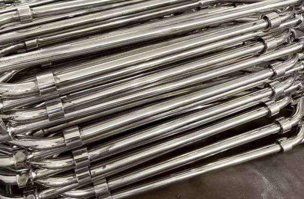 亨利·布雷尔利发明不锈钢 德洛的皮沙发演绎现代家具新典范