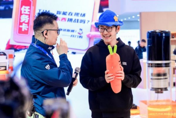 2026AWE态度观察:当家电告别冰冷参数,友望凭暖科技重塑人宠共居生态